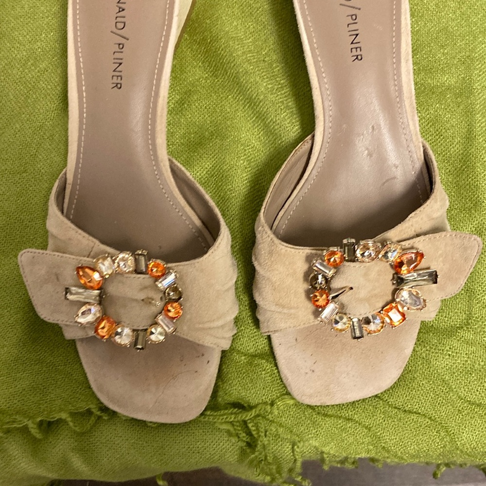 DONALD J PLINER BATE Jewled buckle Tan suede slides size 7